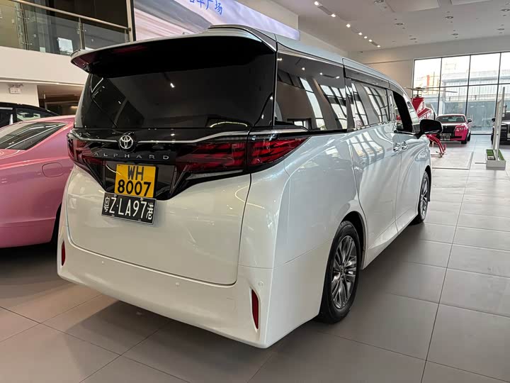 Toyota Alphard, 2025 — фото 6 из 10