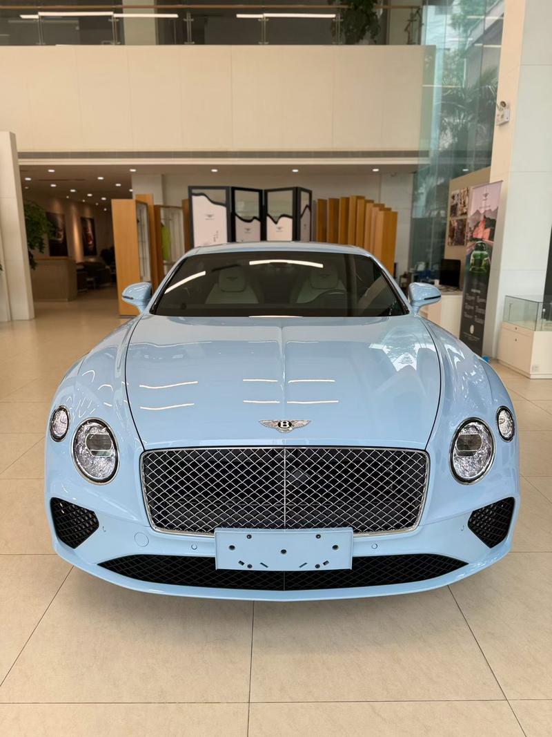 Bentley Continental GT, 2023 — фото 2 из 7