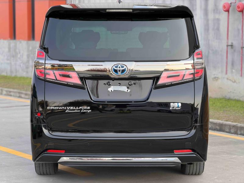 Toyota Vellfire, 2022 — фото 5 из 9