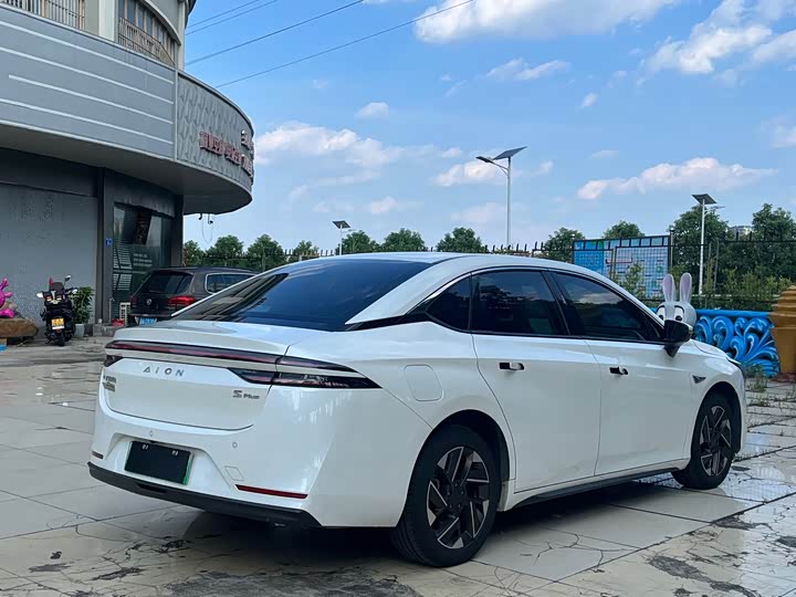 GAC Aion S Plus, 2023 — фото 7 из 9