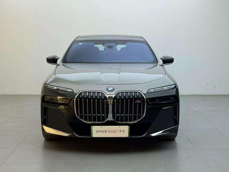 BMW i7, 2023 — фото 2 из 12