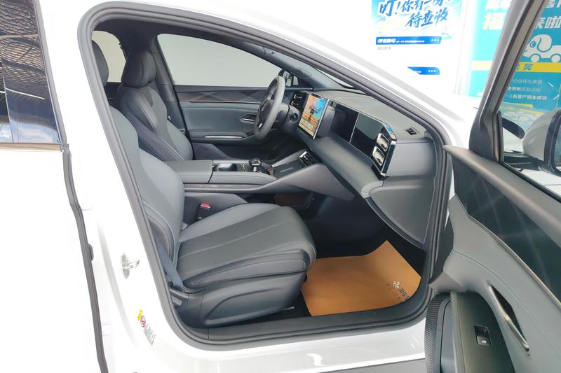 BYD Qin L, 2025 — фото 9 из 12