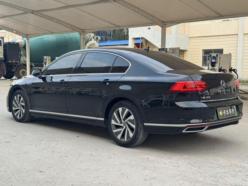 Volkswagen Magotan GTE Hybrid, 2023 — фото 4 из 10