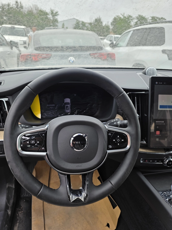 Volvo Xc60, 2025 — фото 9 из 12