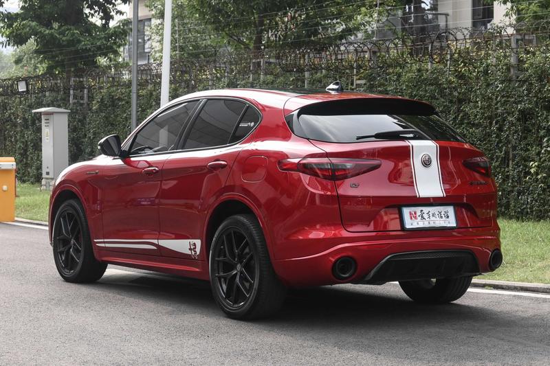 Alfa Romeo Stelvio, 2022 — фото 5 из 12