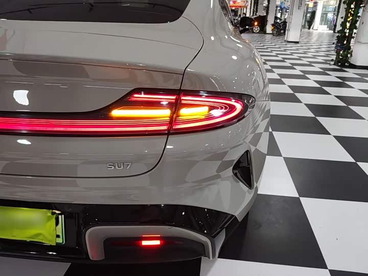 Xiaomi SU7, 2024 — фото 8 из 9