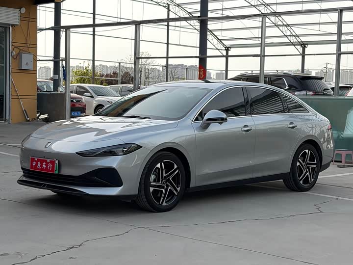 Roewe D7, 2023 — купить в Калуге под ключ