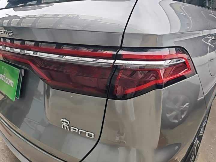 BYD Song Pro Hybrid, 2023 — фото 8 из 9
