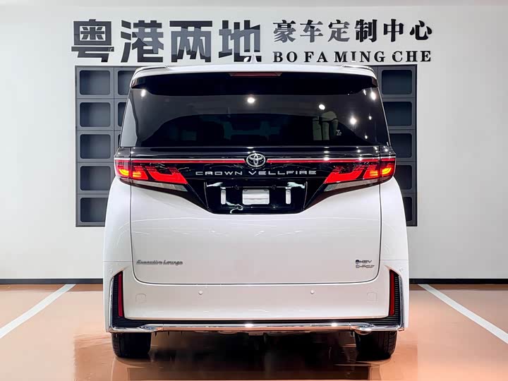 Toyota Vellfire, 2024 — фото 6 из 9