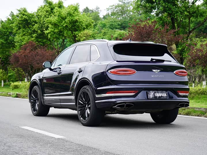 Bentley Bentayga, 2022 — фото 4 из 9