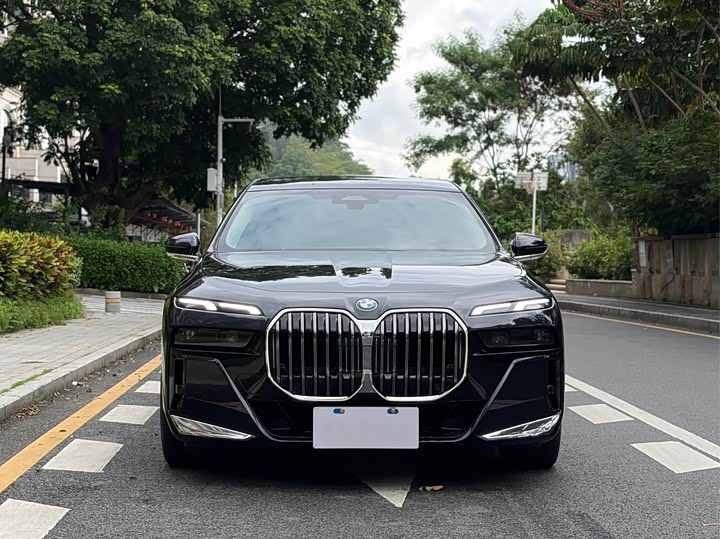 BMW 7 Series, 2024 — фото 3 из 9