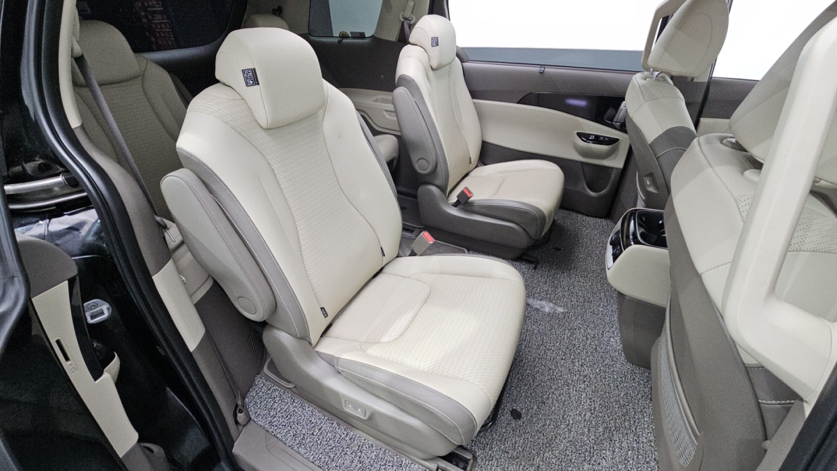Kia Carnival, 2022 — фото 10 из 12
