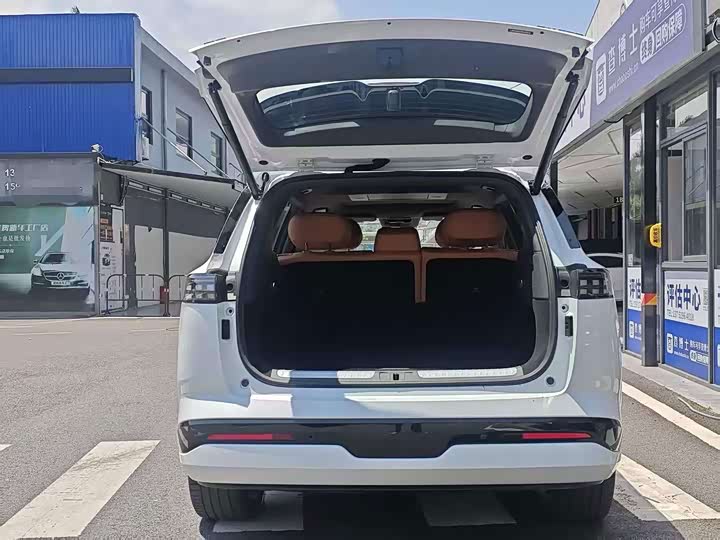 Dongfeng Yipai eπ 008, 2024 — фото 5 из 9