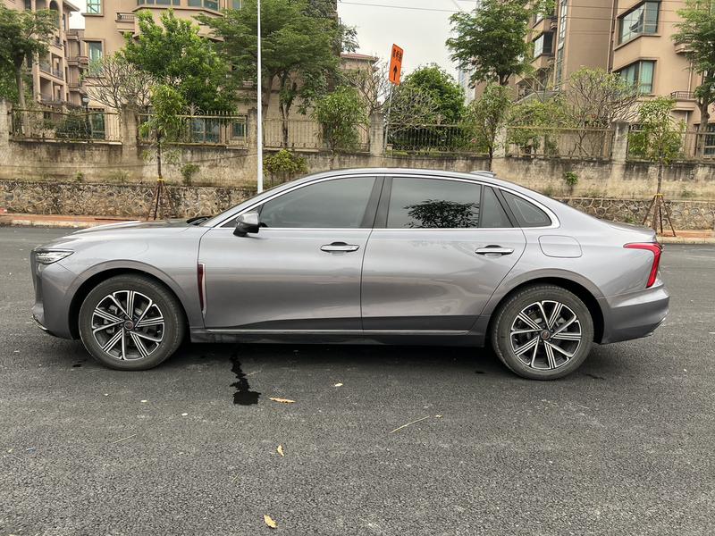 Hongqi H5 Hybrid, 2025 — фото 4 из 12