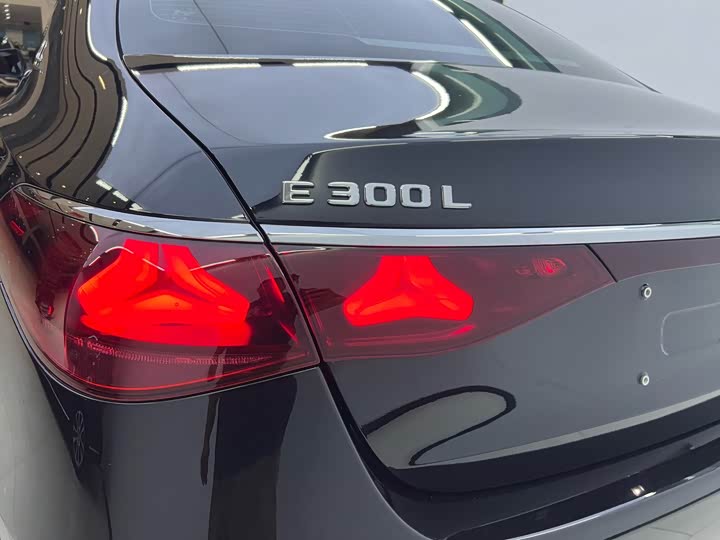 Mercedes-Benz E-Class, 2025 — фото 8 из 9