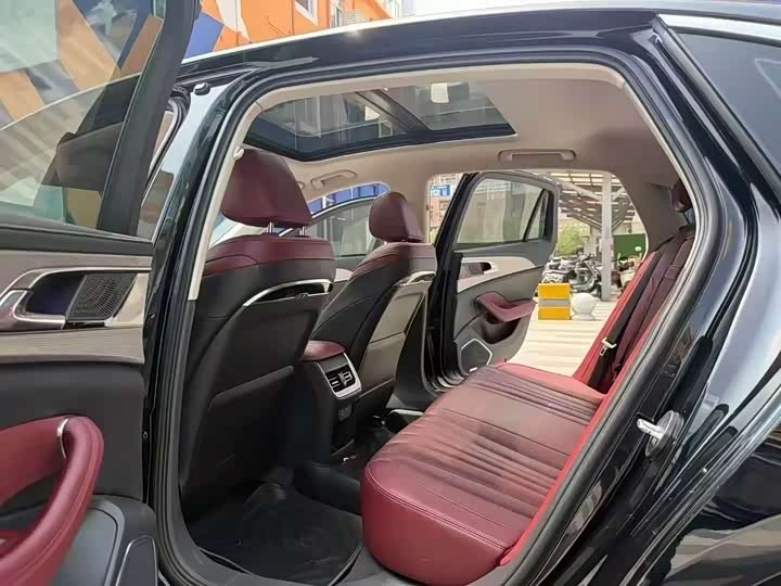 Hongqi H5, 2022 — фото 6 из 9