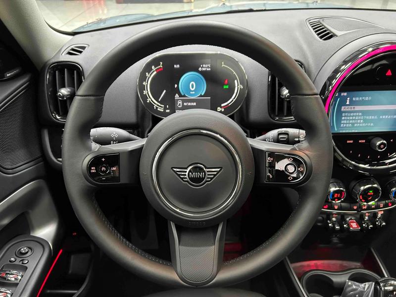 Mini Countryman, 2023 — фото 11 из 12