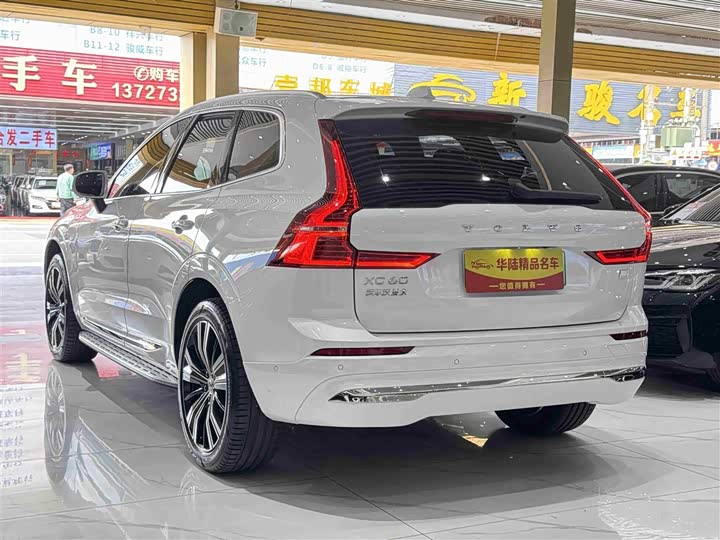 Volvo XC60 Hybrid, 2022 — фото 4 из 12