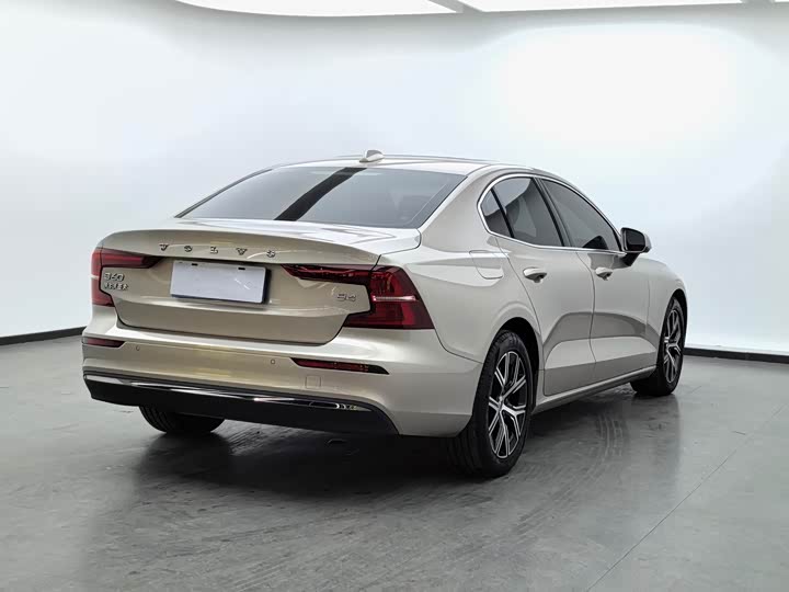 Volvo S60, 2022 — фото 4 из 9