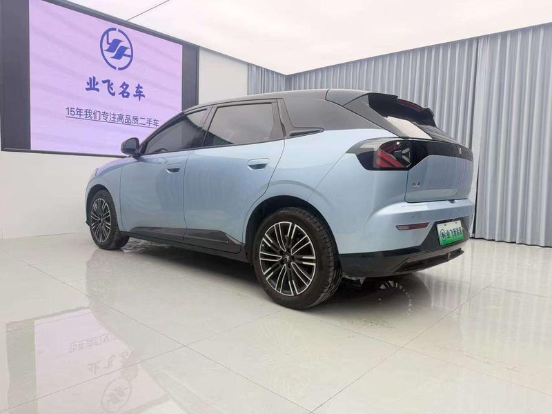 BAIC Arcfox T1, 2025 — фото 4 из 12