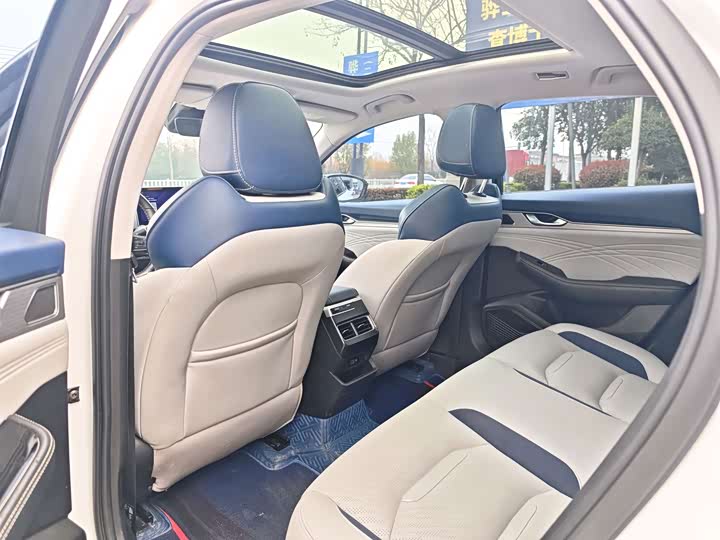 Geely Preface, 2021 — фото 7 из 9