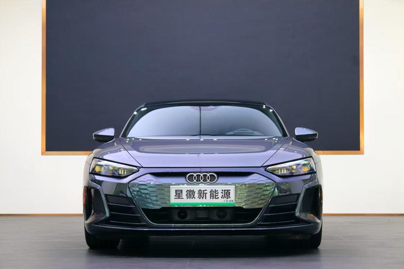 Audi e-tron GT, 2024 — фото 2 из 12