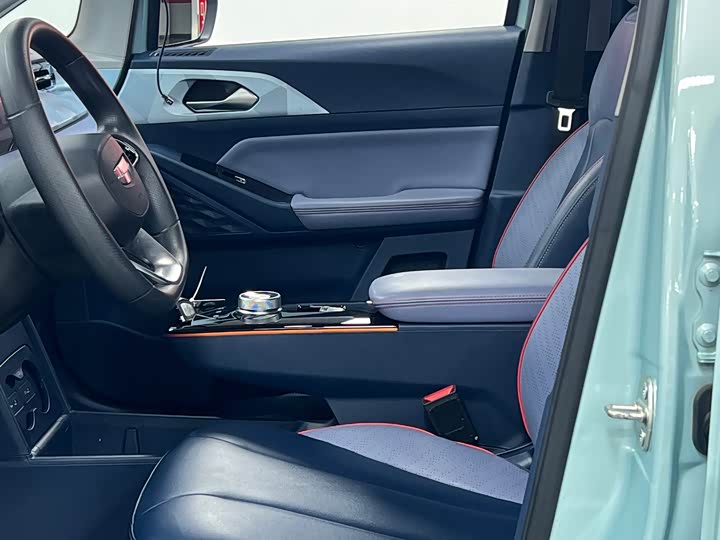 Geely Geometry E Firefly, 2023 — фото 4 из 9