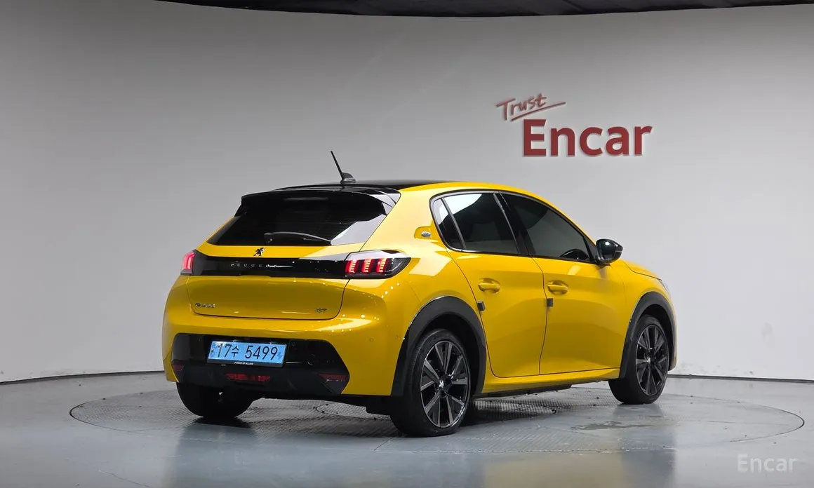 Peugeot 208, 2023 — фото 2 из 12