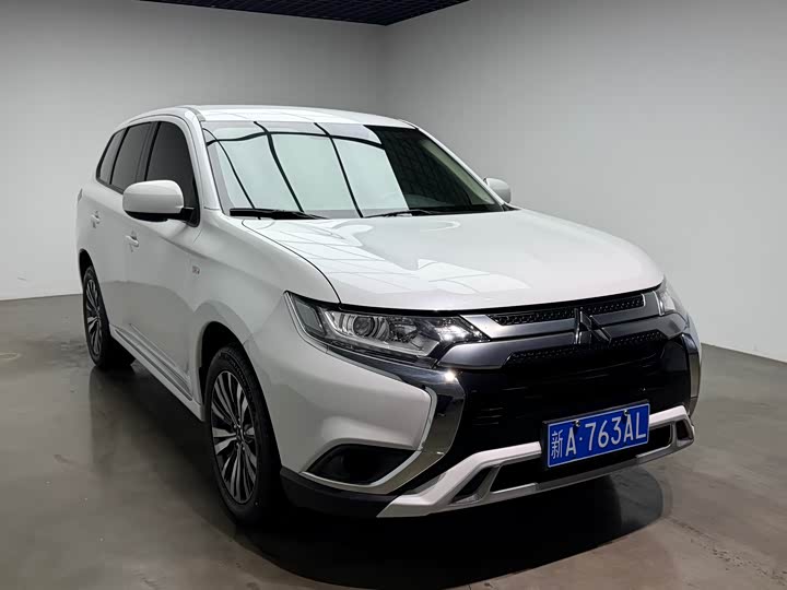 Mitsubishi Outlander, 2023 — фото 3 из 9