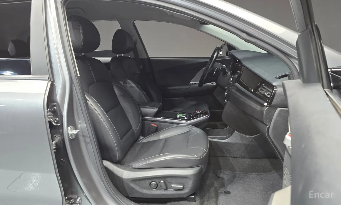 Kia Niro, 2022 — фото 11 из 12