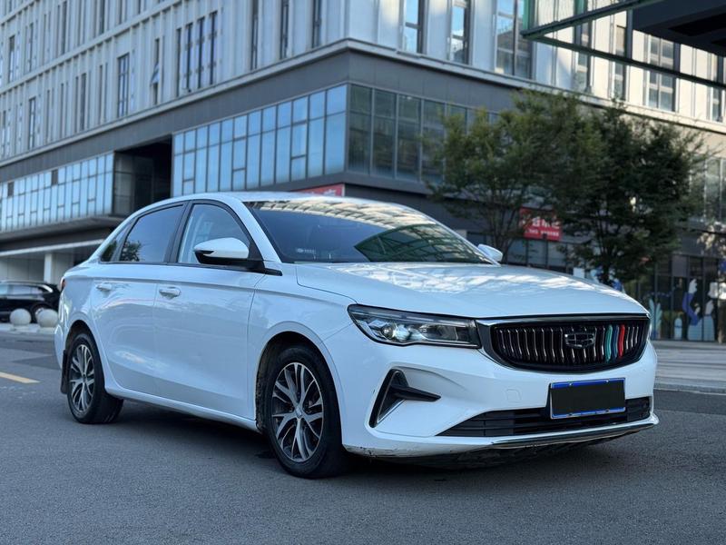 Geely Emgrand, 2022 — фото 3 из 12