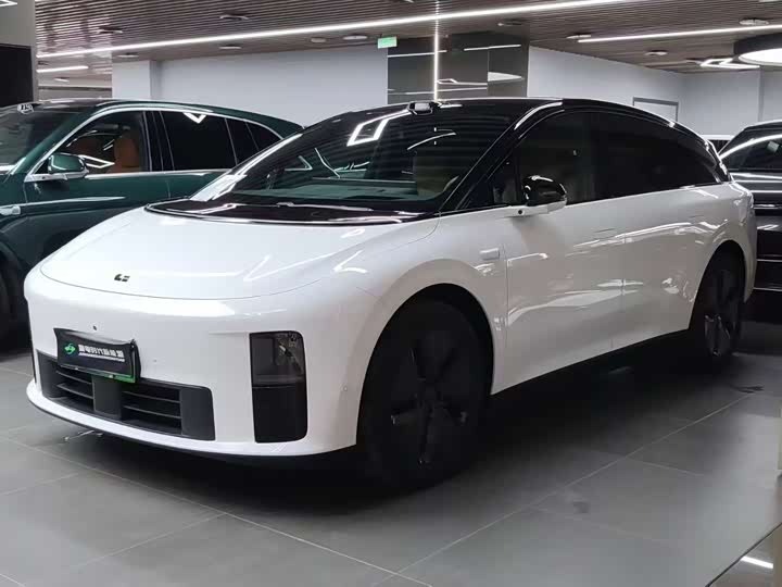 LiXiang i8, 2025 — купить в Саратове под ключ
