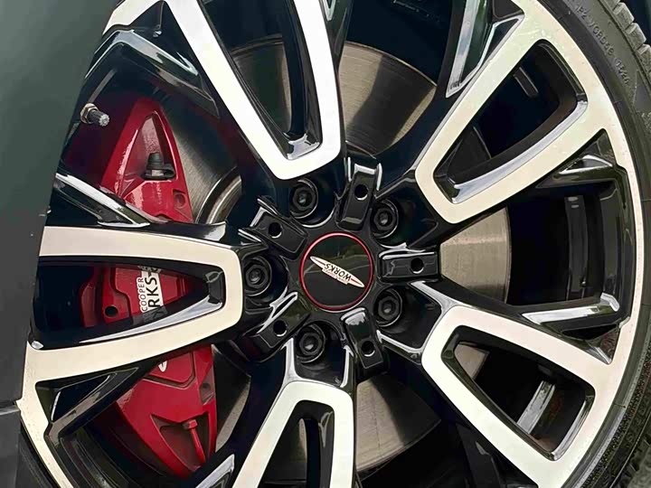 Mini Mini JCW, 2022 — фото 8 из 9