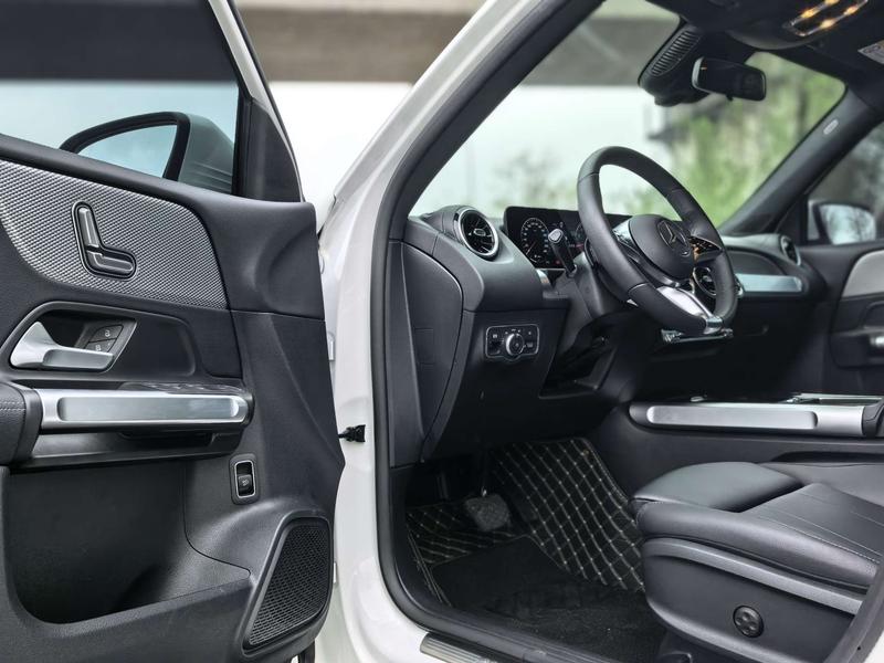 Mercedes-Benz GLB-Class, 2023 — фото 10 из 12