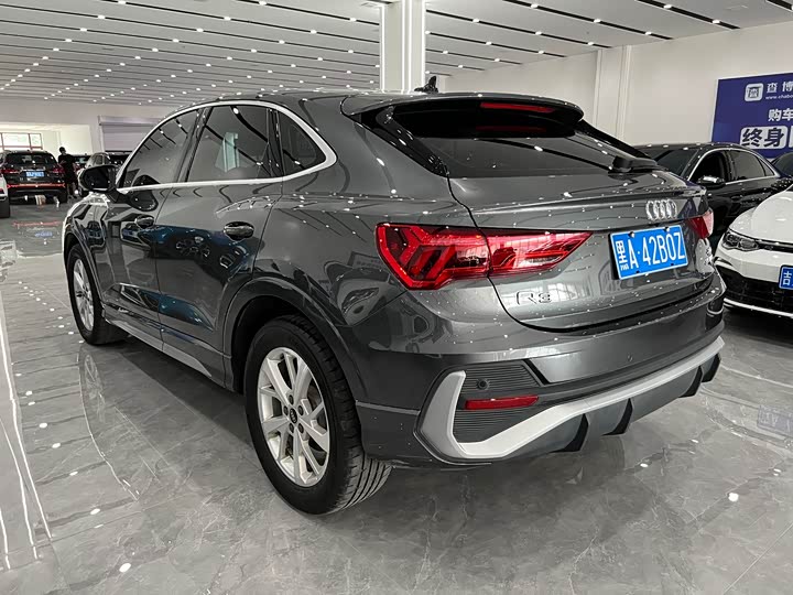 Audi Q3 Sportback, 2023 — фото 6 из 9
