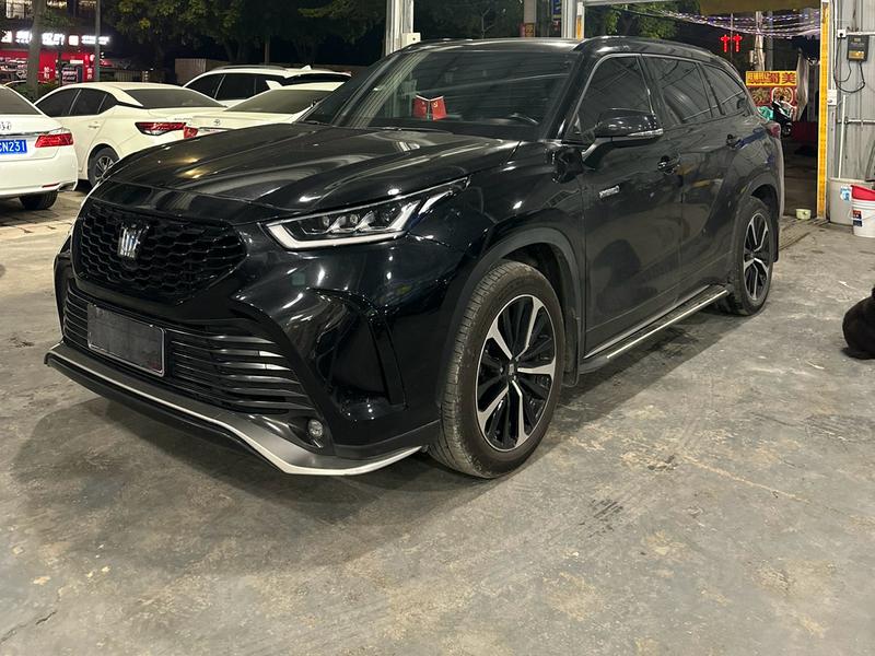Toyota Crown Kluger, 2022 — купить в Кирове под ключ