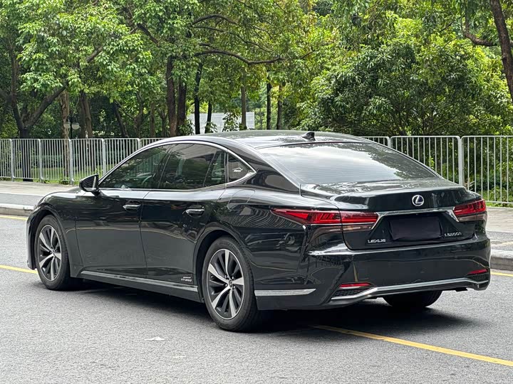 Lexus LS, 2022 — фото 5 из 9