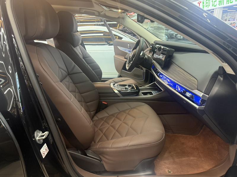 BMW i7, 2024 — фото 9 из 12