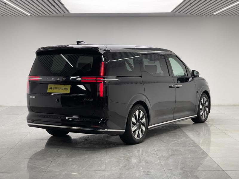 Volvo EM90, 2024 — фото 7 из 12
