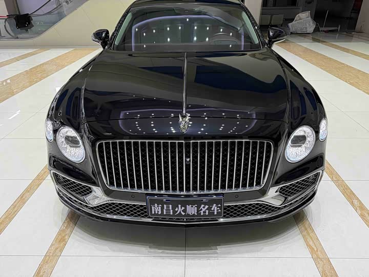 Bentley Flying Spur, 2022 — фото 3 из 9