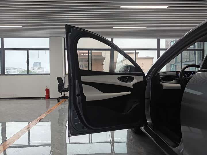 BYD Seal 05 DM-i Hybrid, 2025 — фото 8 из 9