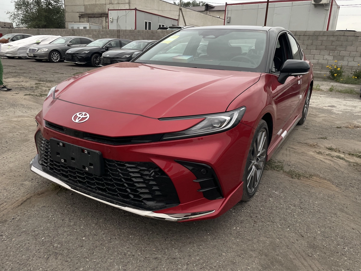 Toyota Camry, 2026 — фото 2 из 3