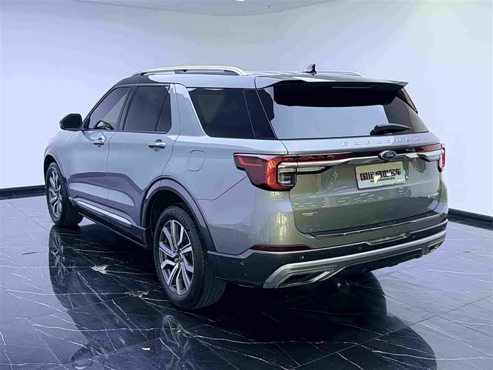 Ford Explorer, 2022 — фото 6 из 9