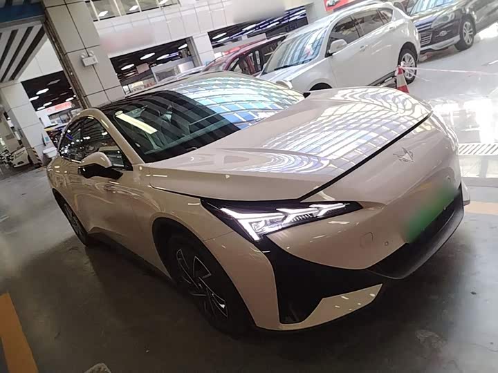 BAIC Arcfox Alpha S5, 2025 — фото 4 из 9
