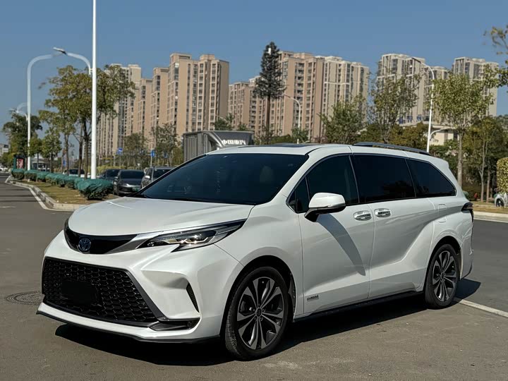 Toyota Granvia, 2023 — купить в Саратове под ключ