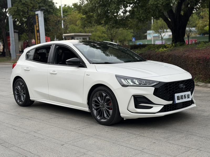 Ford Focus, 2022 — фото 3 из 12