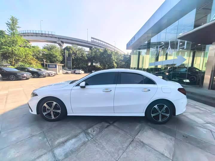Mercedes-Benz A-Class, 2023 — фото 3 из 9
