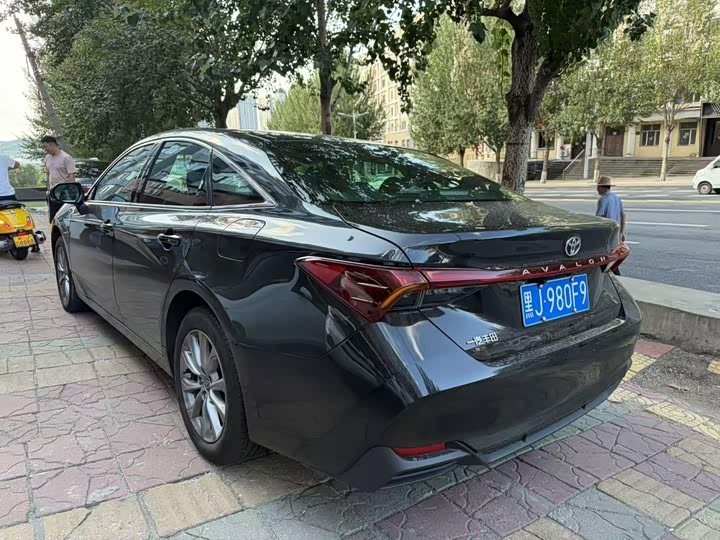 Toyota Avalon, 2025 — фото 5 из 9