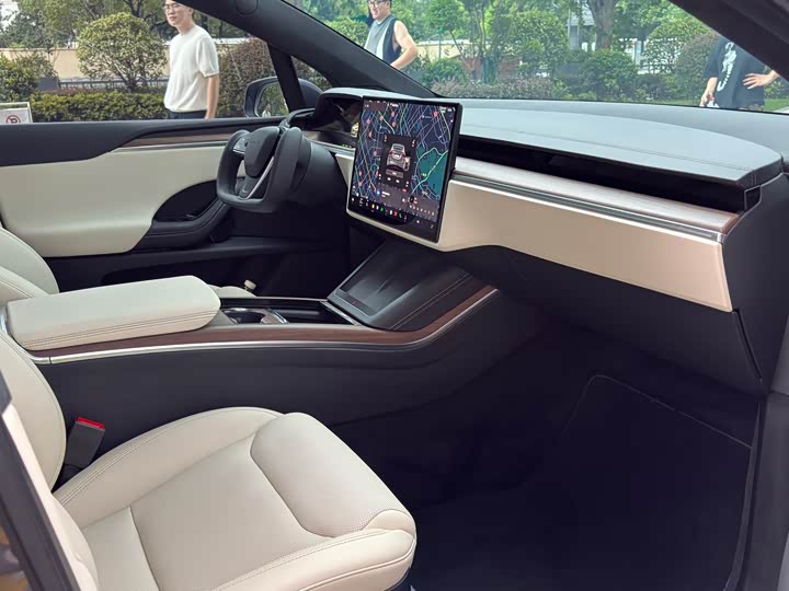Tesla Model X, 2023 — фото 4 из 9