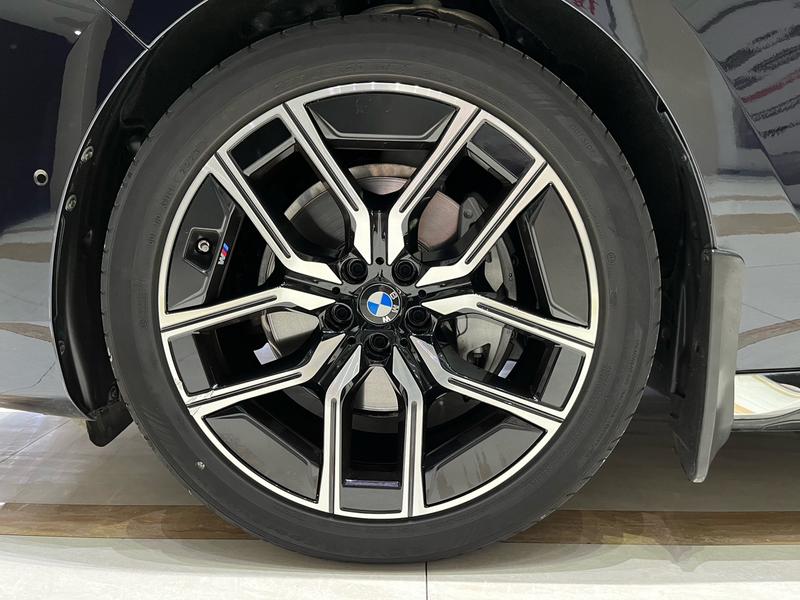 BMW 7 Series, 2024 — фото 8 из 12
